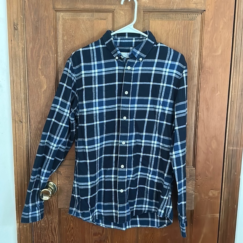 Cotton & Co Men’s Blue and White Button Up Flannel Size Medium